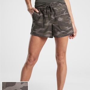 Athleta Green Camo Farallon Short- size 10- Regular length